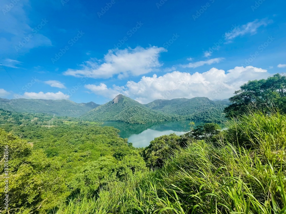 Fototapeta premium lake in the mountains