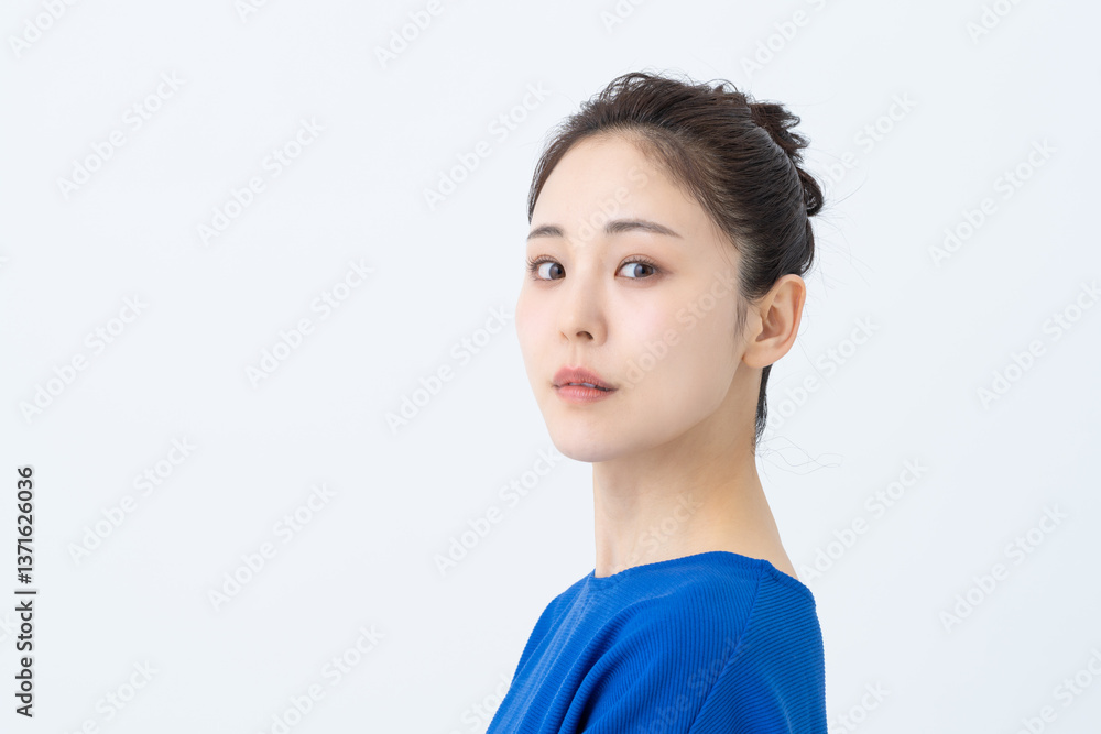 若い女性のビュイーティ 若い女性のビュイーティ
