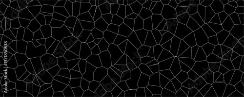 The Connection Between Glass Fractures and the Natural Patterns in Geodes and Crystals

