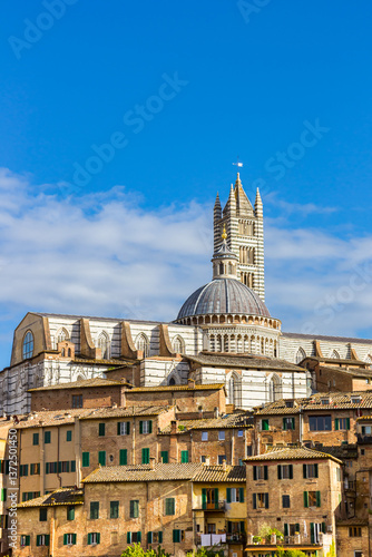 Obraz na płótnie Historic Duomo cathedral on top of the hill in Siena, Italy w salonie