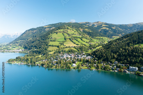 Cuadro en lienzo View over lake Zeller to Zell am See town
