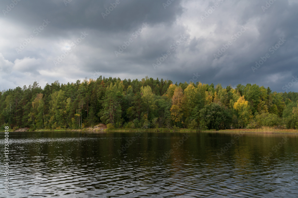 Obraz premium Lake Ladoga near the village Lumivaara on a sunny autumn day, Ladoga skerries, Lakhdenpokhya, Republic of Karelia, Russia