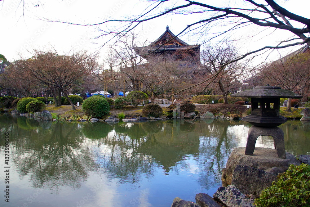 Naklejka premium 東寺 庭園 瓢箪池 京都市 南区 九条町
