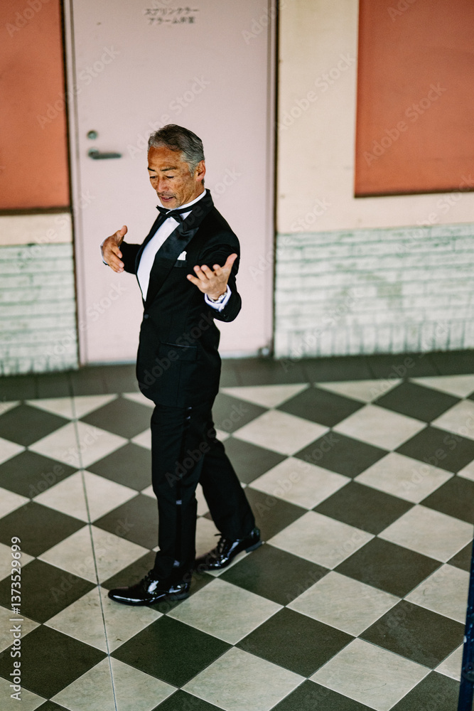 タップダンスを踊る男性