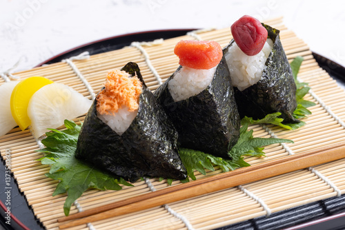 おにぎり　rice ball