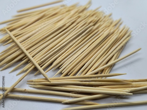 Cuadro en lienzo toothpicks on a white background