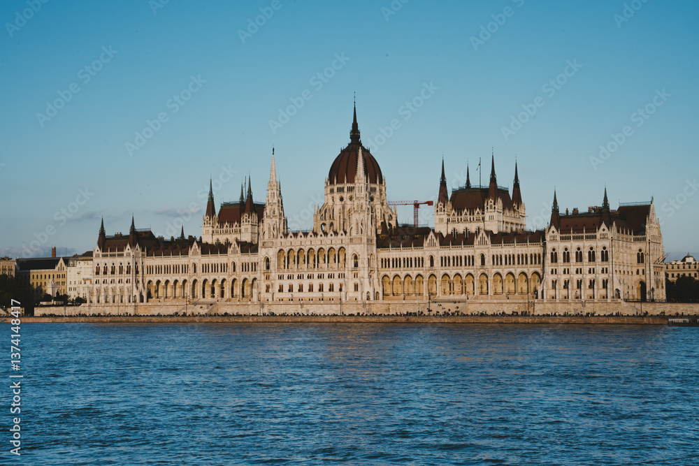 Fototapeta premium hungarian parliament building