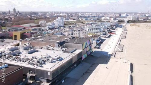 Beach of Dunkerque, Shoreline Architecture
