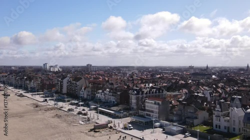 Beach of Dunkerque, Shoreline Architecture