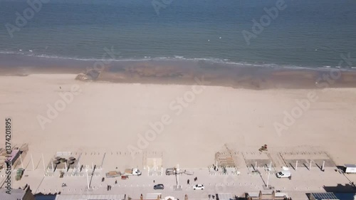 Beach of Dunkerque, Shoreline Architecture