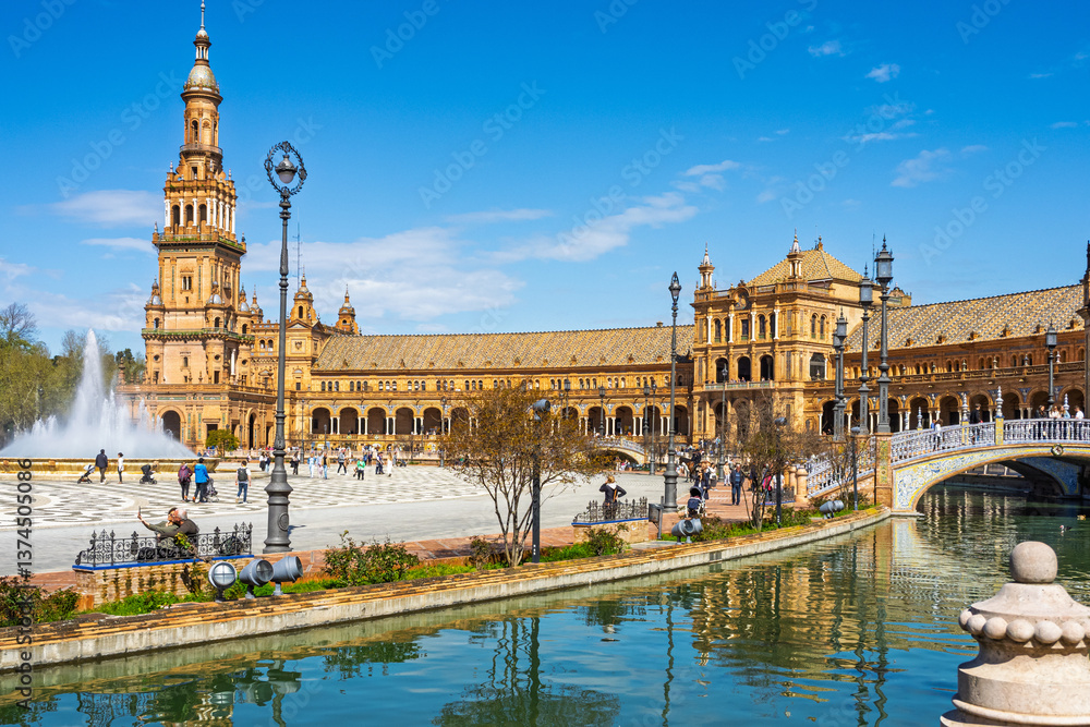 Fototapeta premium A view of the Plaza de Espana in Seville