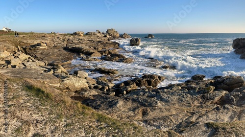 Obraz na płótnie la promenade au long de la côte à Lesconil en Bretagne Cornouaille Finistère France w salonie