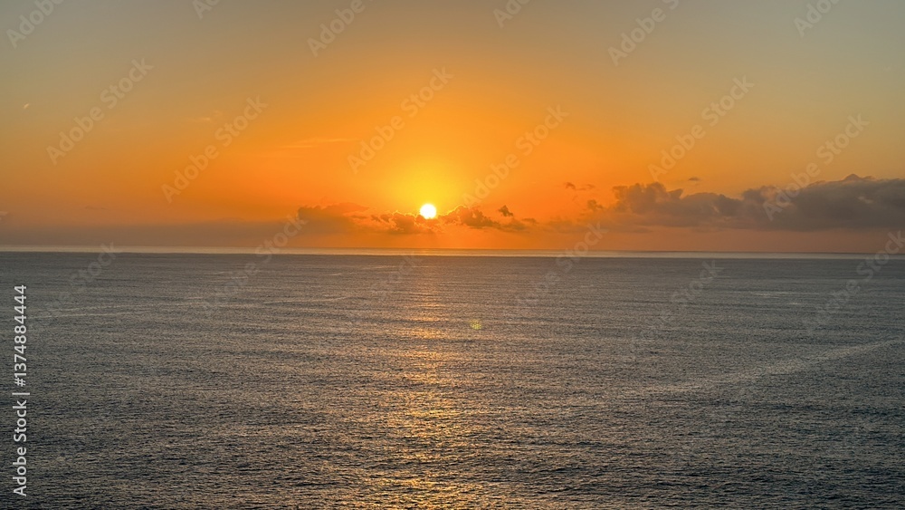 Obraz premium sunset over the sea