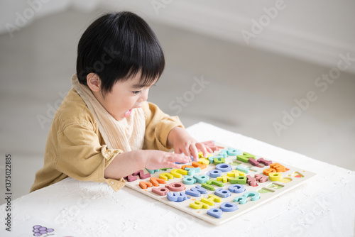 English and babies Early education and bilingual images such as intellectual training and puzzles　