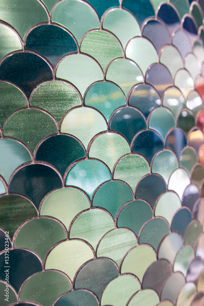 Obraz premium Interior decoration materials: fish scale stone walls, reflective green terracotta tiles