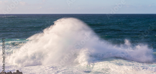 Obraz na płótnie Powerful storm waves in Porto Moniz, on the Madeira Atlantic coastline, Portugal w salonie
