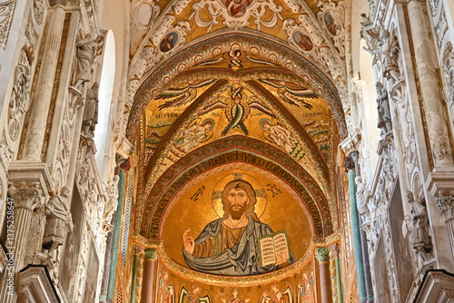 Obraz na płótnie
Cefalù, il Duomo o basilica cattedrale della Trasfigurazione, Palermo, Sicilia w salonie