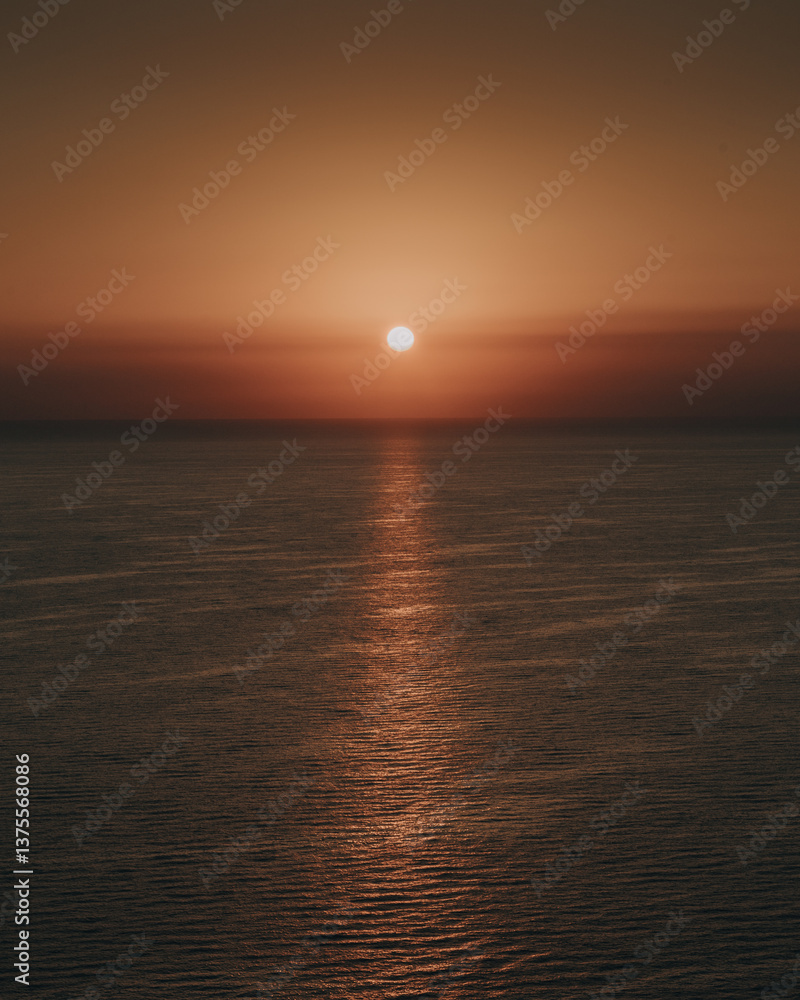 Obraz premium sunset over the sea