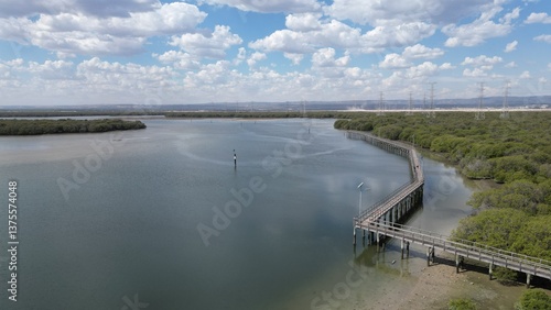 Wallpaper Mural ドローンから見える南オーストラリア州のガーデン・アイランドにあるアデレード・ドルフィン自然保護区 Torontodigital.ca