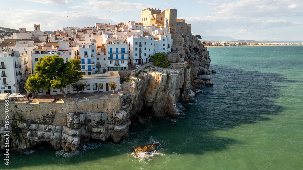 Fototapeta premium Faro de Peñiscola en Castellon, Comunidad Valenciana