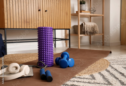 Home workout fitness equipm...