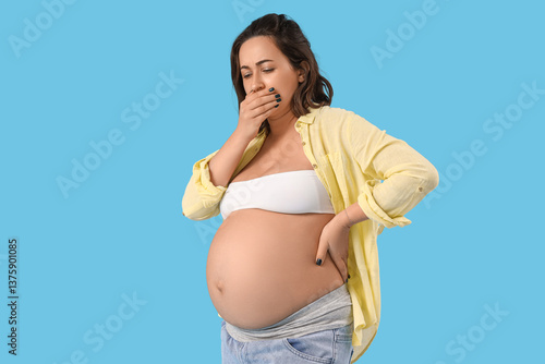 Pregnant woman feeling unwe...