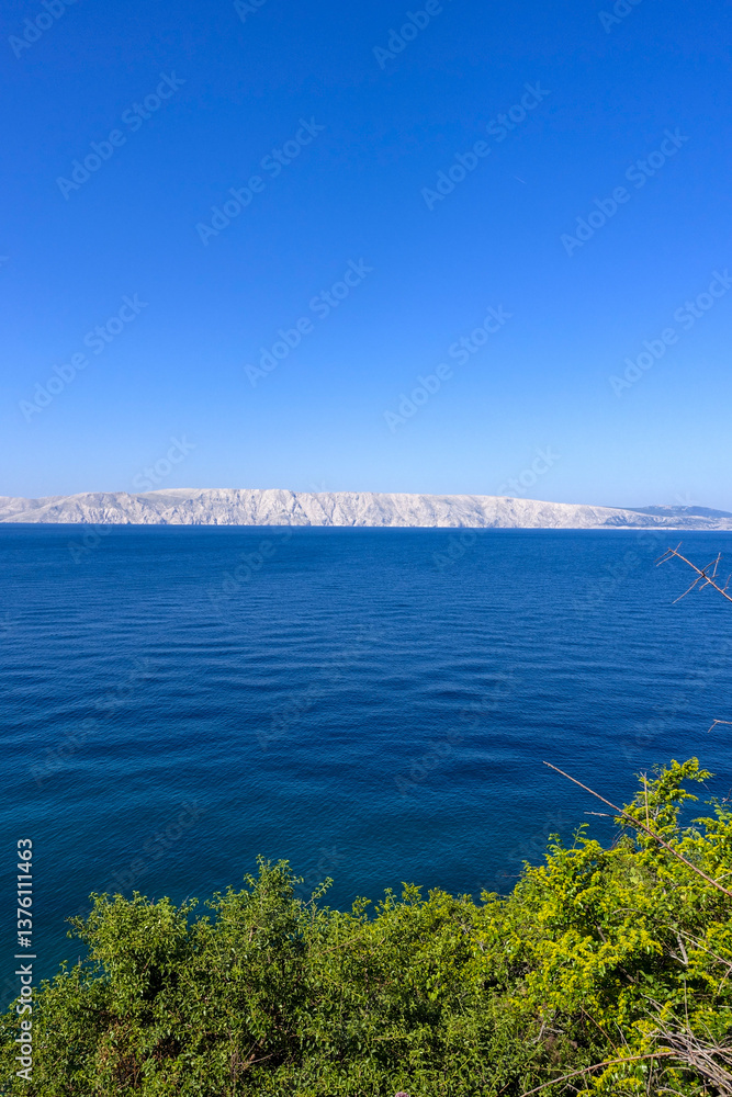 Novi Vinodolski, Kvarner Bucht, Kroatien, Blick auf Insel Krk