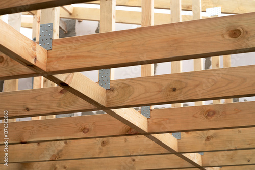 Quadro su tela Making a wooden roof