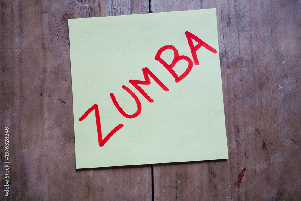Memo-Zettel auf Tisch. Post it, Zumba