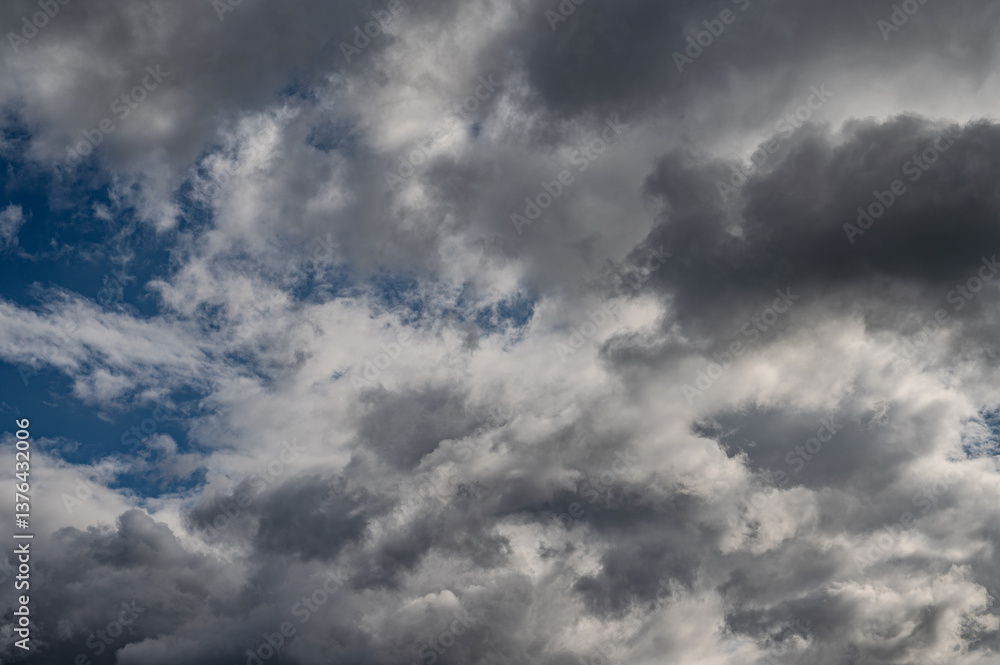 Obraz premium Spectacular clouds in the sky 310325