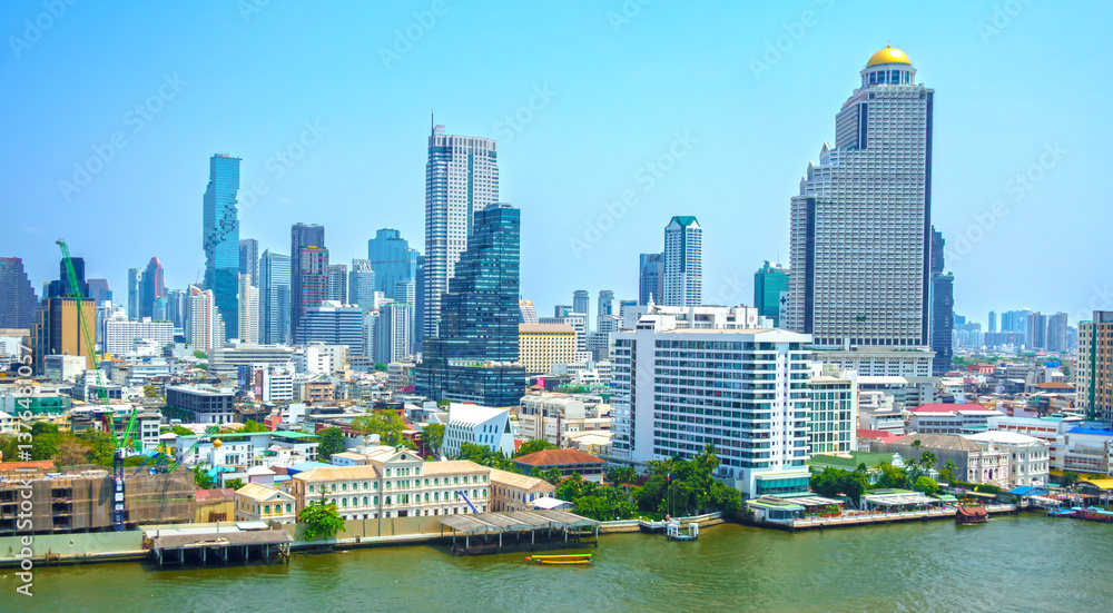 Obraz premium Skyline of Bangkok and Chao Phraya