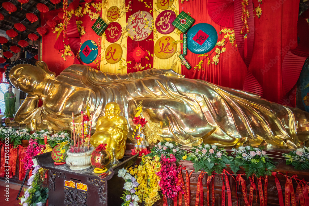 Fototapeta premium Vibrant and Colorful Temple, Signifying Peace and Bliss , Da Lat, Vietnam