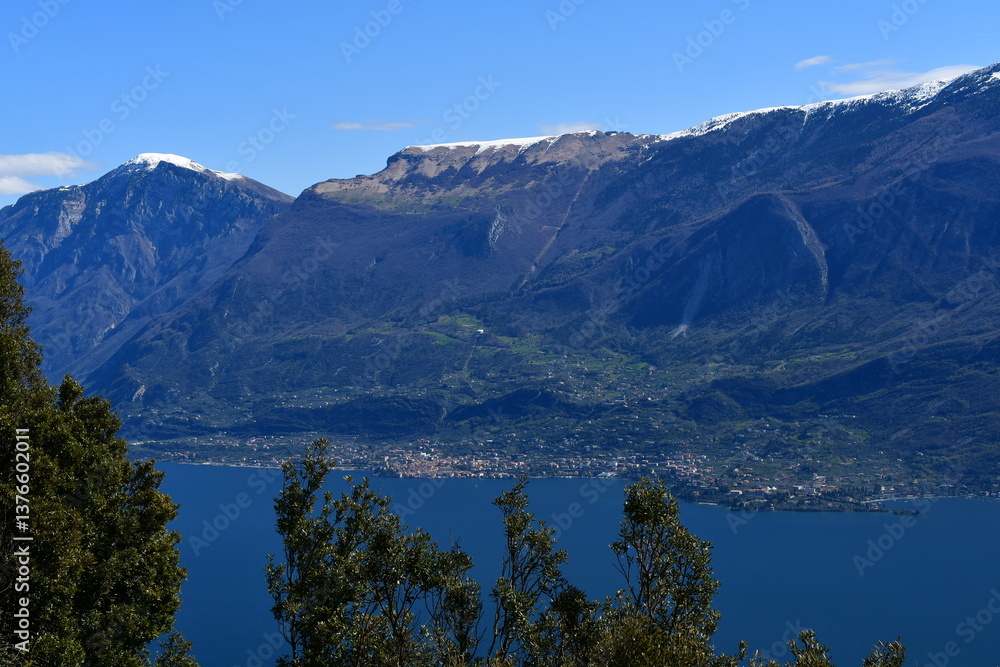Schöne Landschaft bei Tignale mit Blick auf den Gardasee