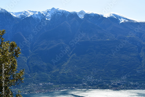Schöne Landschaft bei Tignale mit Blick zum Gardasee
