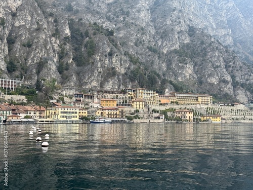 Obraz na płótnie Blick nach Limone sul Garda w salonie