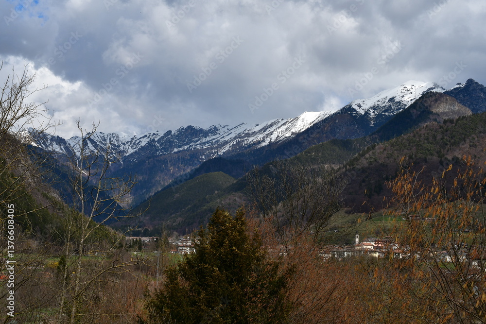 Blick nach Bezzecca im Ledrotal
