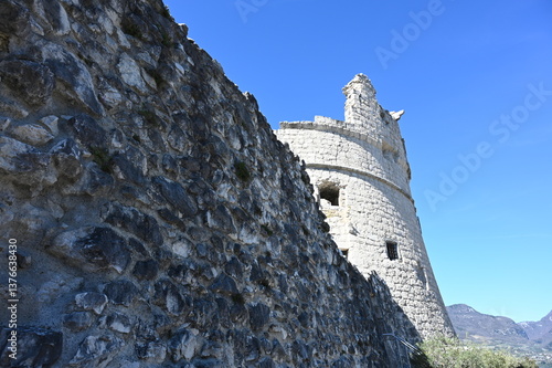 Obraz na płótnie Bastion bei Riva del Garda w salonie