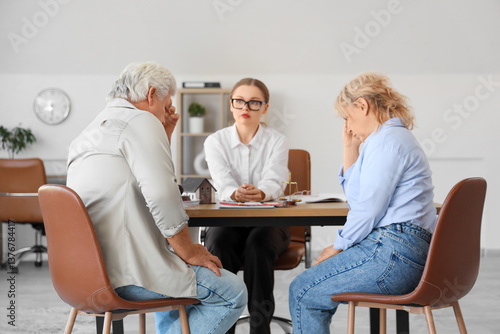 Female divorce lawyer worki...