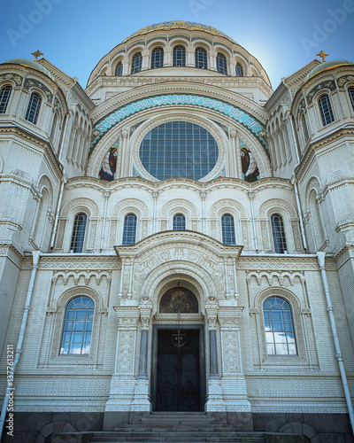 Obraz na płótnie Naval cathedral of Saint Nicholas in Kronstadt, Saint Petersburg, Russia, June 2019 w salonie