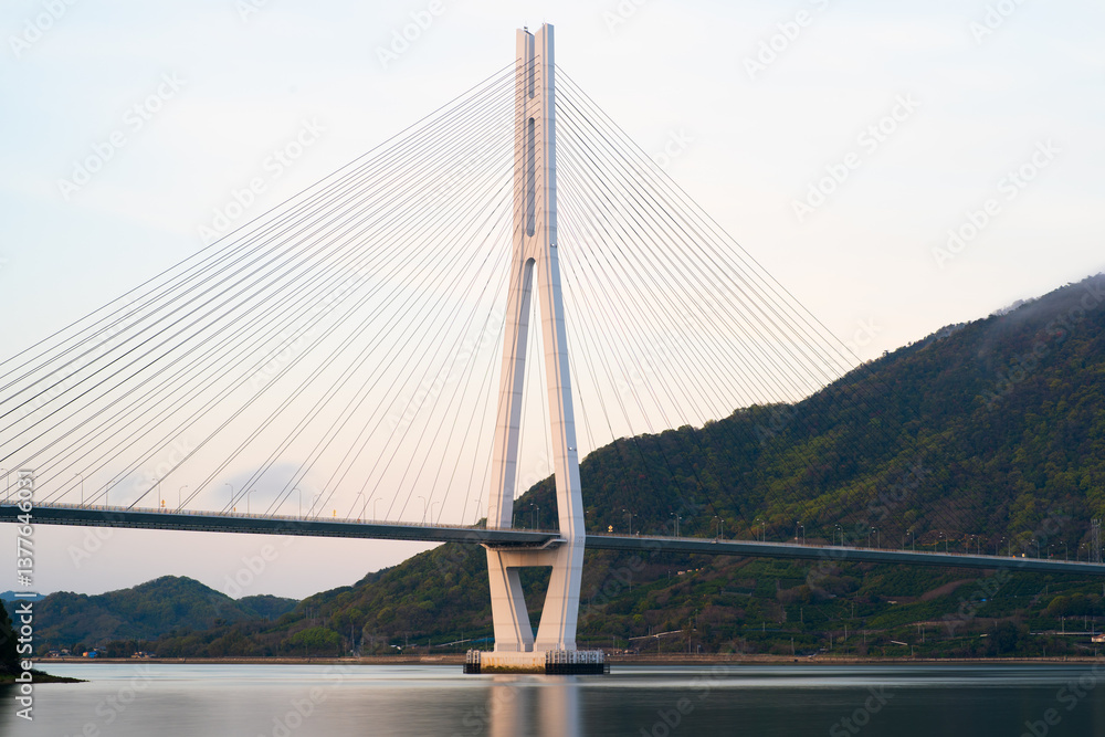 Obraz premium Puente en Shimanami Kaido, Japón