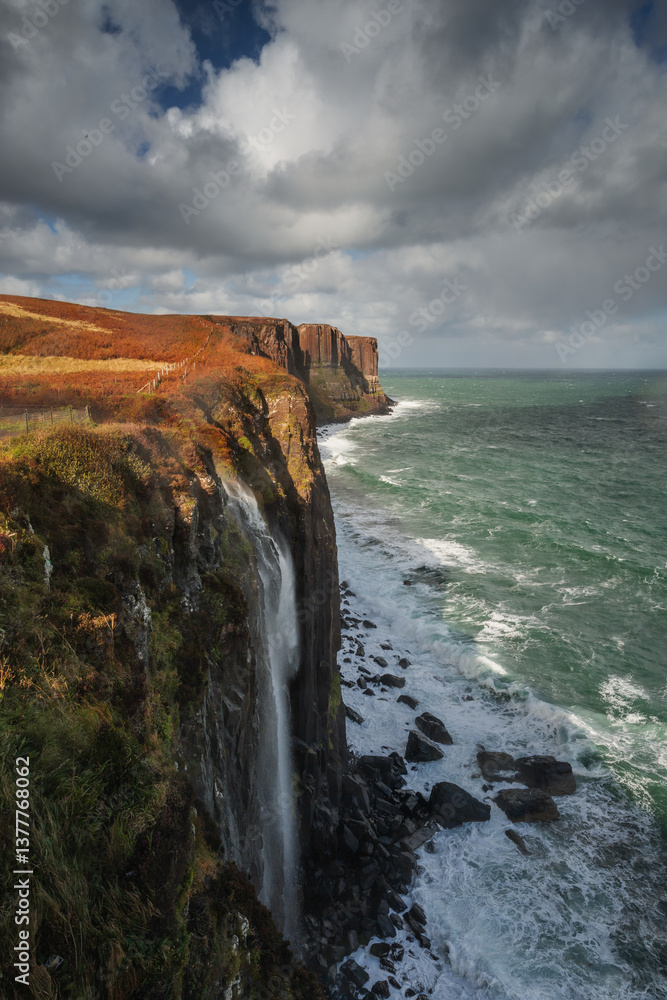 The Isle of Skye’s autumn landscapes blend golden moors, misty peaks, and rugged coastlines. A land of dramatic beauty, where nature’s wild spirit thrives.