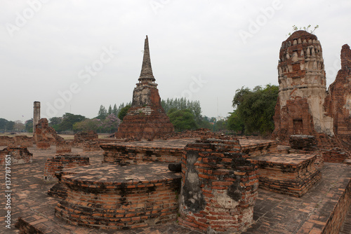Canvas Print Thailand ruins of Ayuthaya on a cloudy winter day