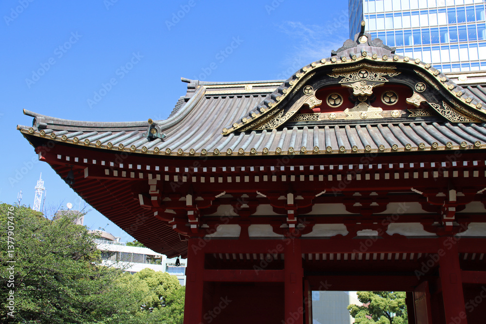 gate in a buddhist temple (zojo-ji) in tokyo in japan