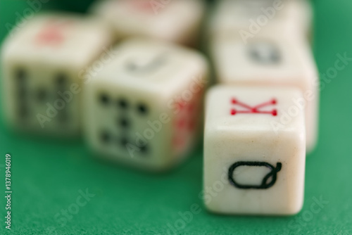 Obraz na płótnie Dice roll reveals cards on a green felt surface in a playful gam w salonie