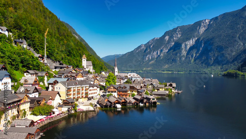 Obraz na płótnie Stunning aerial view of Hallstatt, showcasing the picturesque village and serene lake nestled in the Austrian Alps w salonie