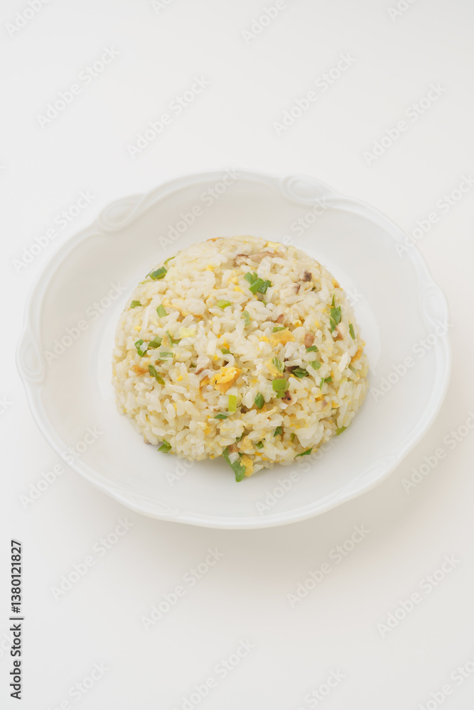 シンプルなチャーハン(具材は玉子・ネギ・しいたけ) シンプルなチャーハン(具材は玉子・ネギ・しいたけ)