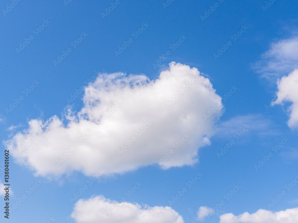 春の穏やかな青空とフワフワな雲02 春の穏やかな青空とフワフワな雲02