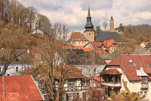 Obraz na płótnie Bad Berneck im Fichtelgebirge; Ortskern mit Kirche und Schloßturm w salonie