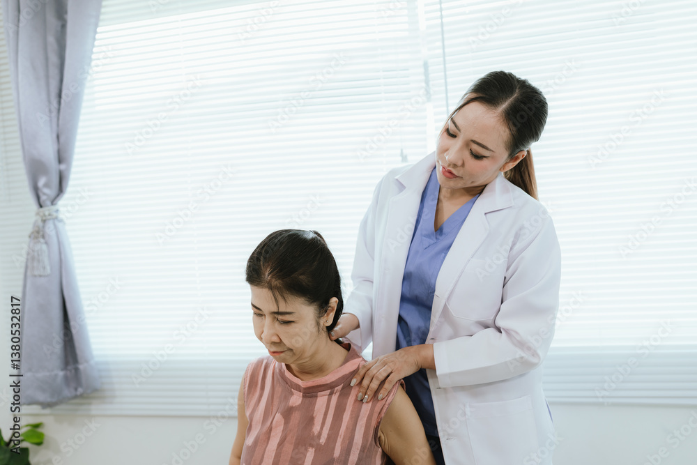 Fototapeta premium A female physician provides care and assistance to elderly patients during medical consultations, focusing on physical therapy and recovery from conditions such as arthritis.
