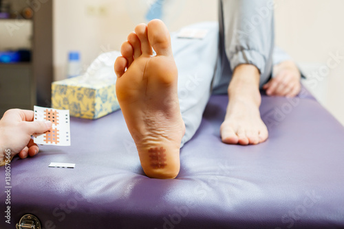 Obraz na płótnie Comprehensive Foot Examination A thorough medical analysis and dedicated patient care in a professional setting, aimed at enhancing health and wellness across healthcare services w salonie